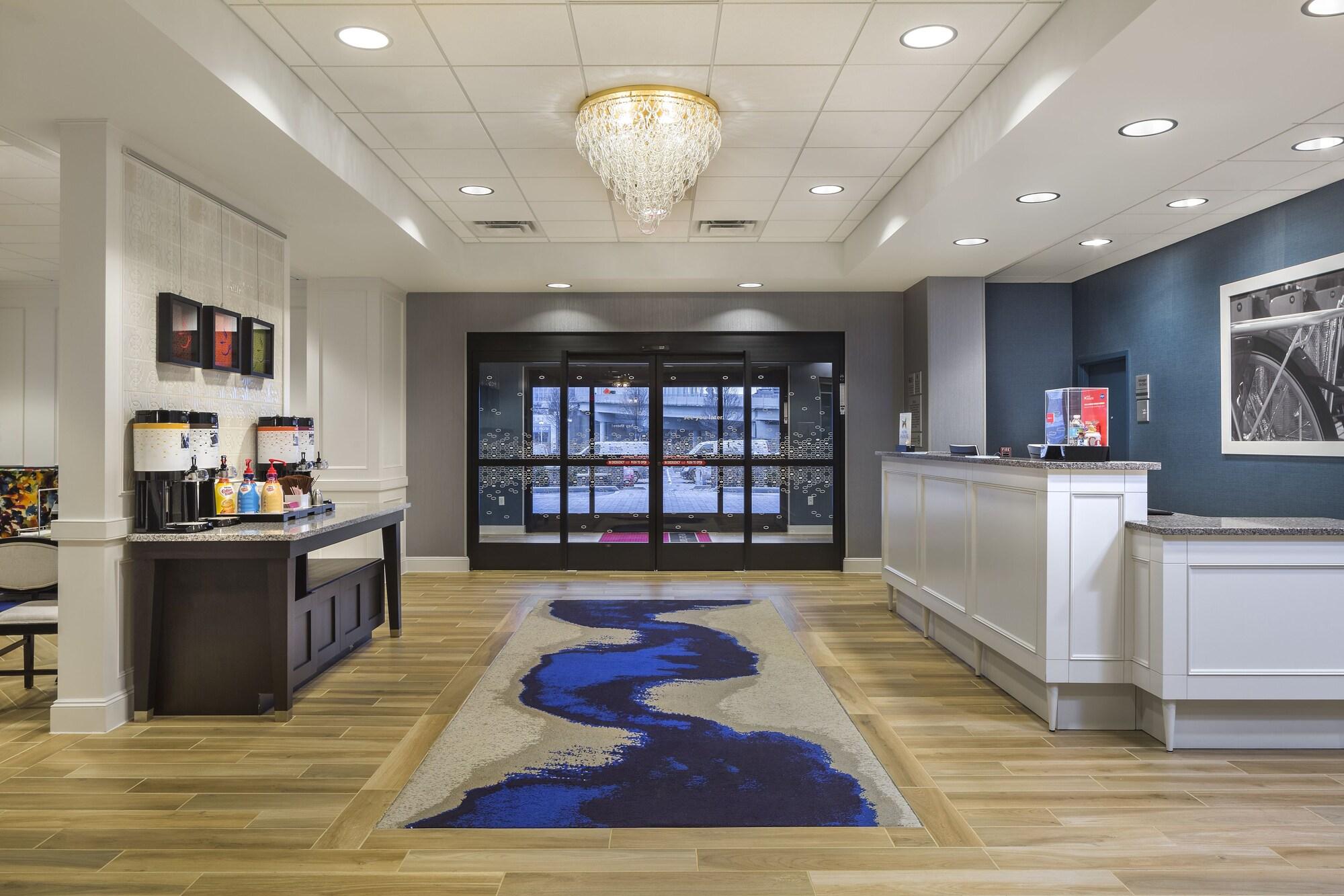 Hampton Inn & Suites Newport/Cincinnati, Ky Exterior foto